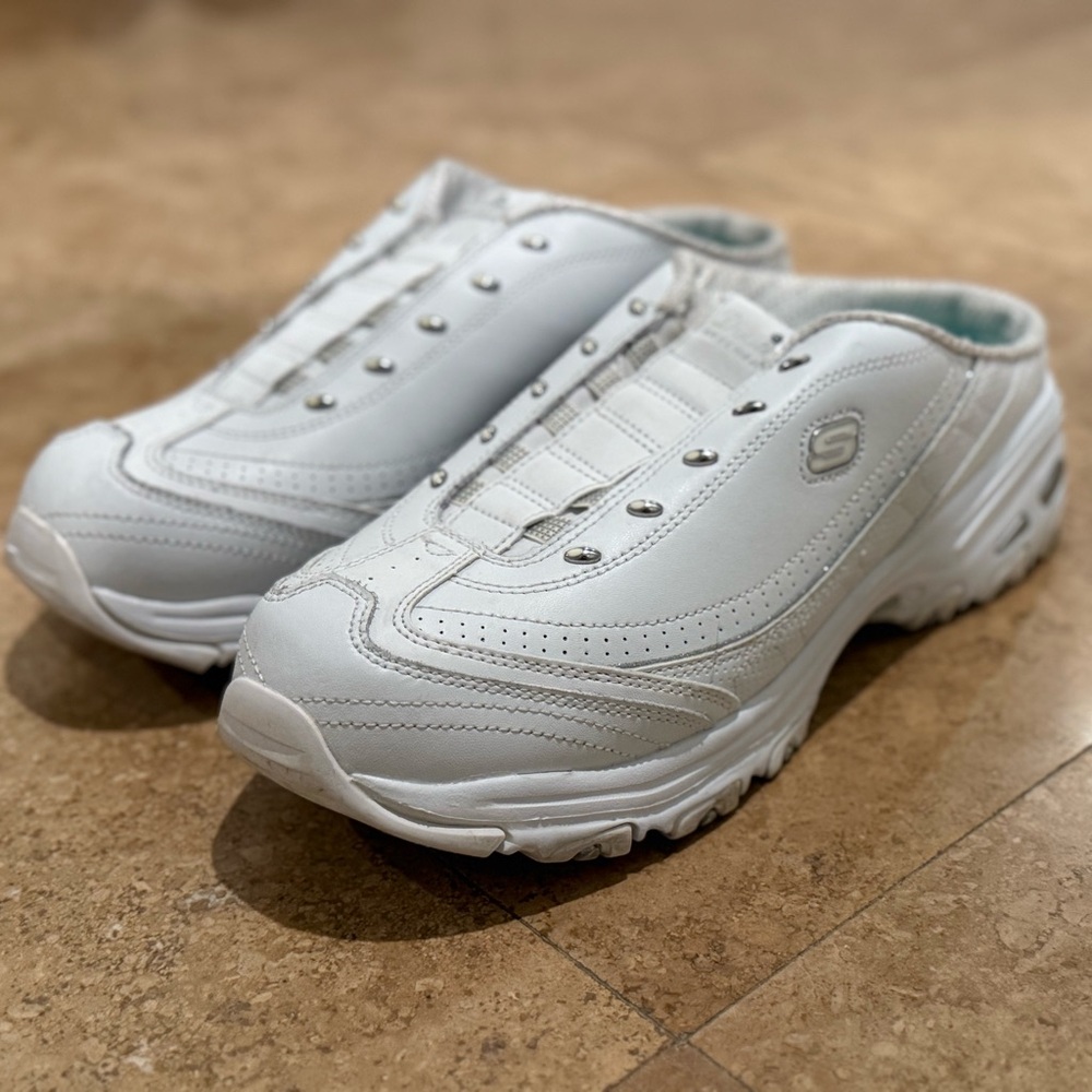 Skechers D’Lites Classic White Mule Sneakers Wide Fit